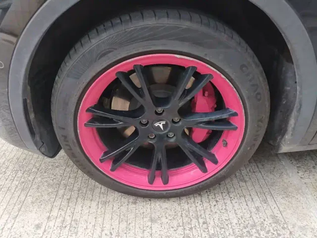Tesla Model Y — Фото автомобиля 22