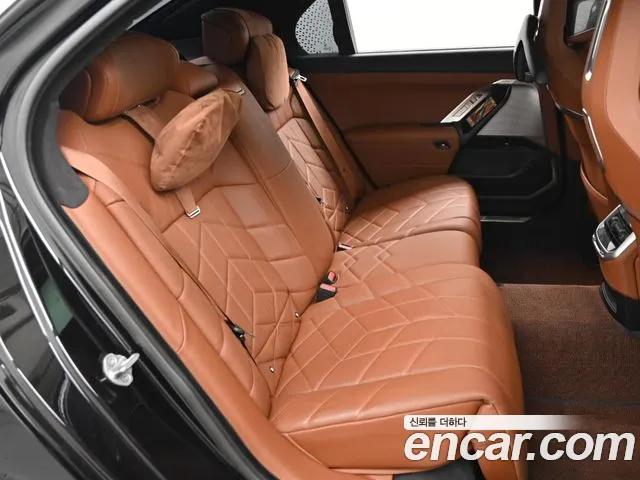 BMW 7 Series G70 — Фото автомобиля 12