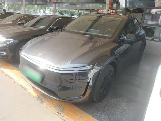Фотография автомобиля — Tesla Model Y