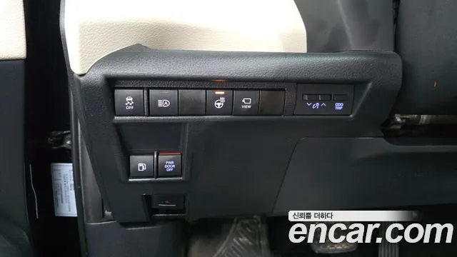 Toyota Sienna — Фото автомобиля 16