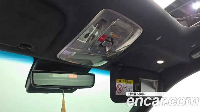 Genesis GV70 — Фото автомобиля 24