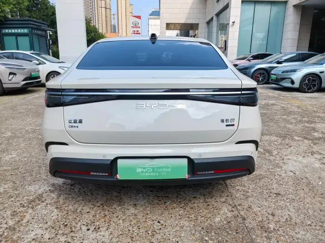 BYD Seal 07 DM-i — Фото автомобиля 10