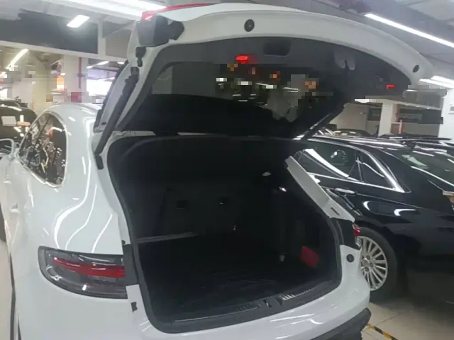 Porsche Macan — Фото автомобиля 18