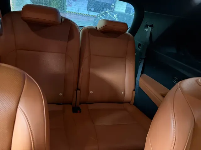Li Auto L8 — Фото автомобиля 9