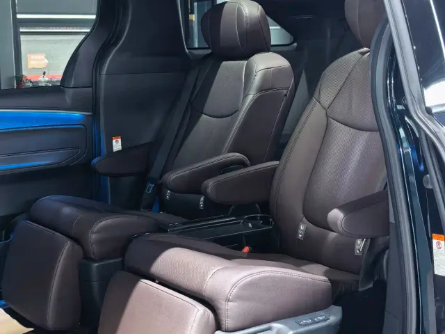 Toyota Granvia — Фото автомобиля 13