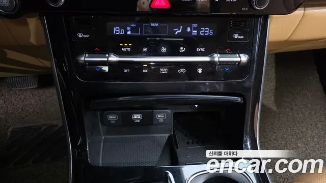 Kia Canival Carnival 4 поколение Бензин 9 мест Signature — Фото автомобиля 4