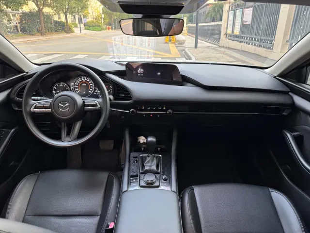 Mazda Axela — Фото автомобиля 6