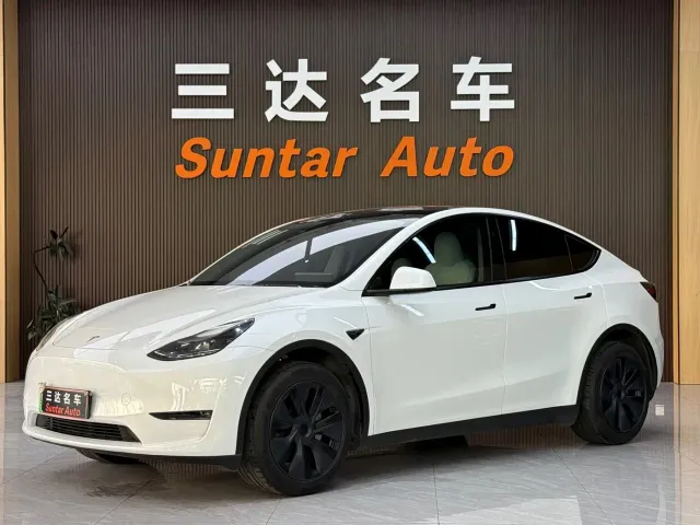 Фотография автомобиля — Tesla Model Y