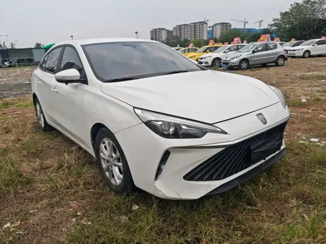 Roewe i5 — Фото автомобиля 21