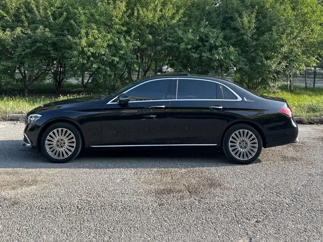 Mercedes-Benz E-Class — Фото автомобиля 3