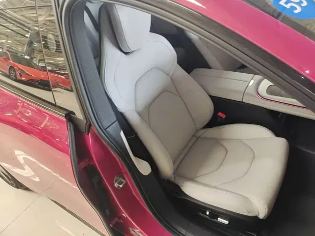Xiaomi SU7 — Фото автомобиля 24