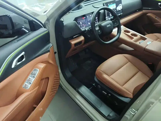 Haval Xiaolong MAX — Фото автомобиля 15