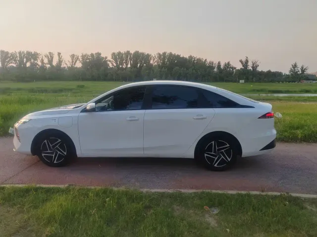 Roewe D6 — Фото автомобиля 26