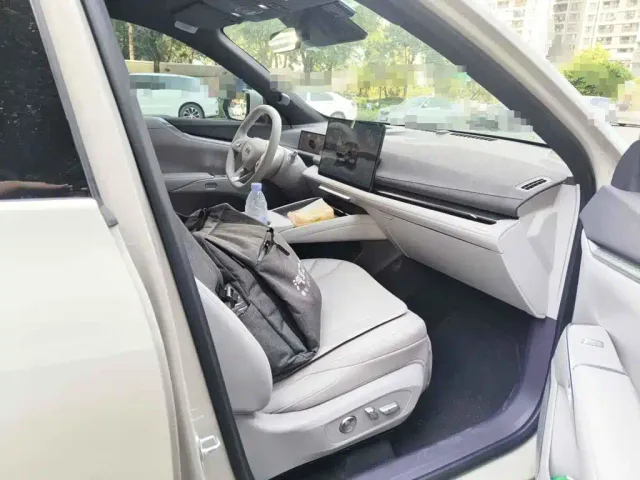 Buick Zhijing E7 — Фото автомобиля 10
