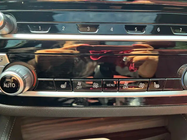 BMW 5 Series — Фото автомобиля 15