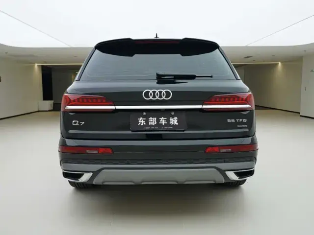 Audi Q7 — Фото автомобиля 6