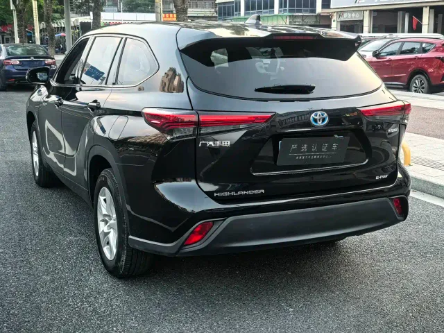 Toyota Highlander — Фото автомобиля 4