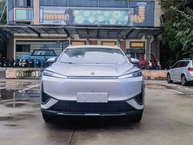 Dongfeng Fengshen L7 — Фото автомобиля 2