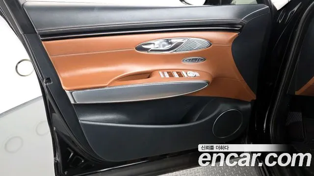 Genesis GV70 — Фото автомобиля 24