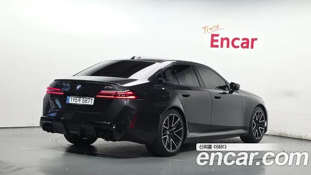 BMW M5 G90 — Фото автомобиля 2