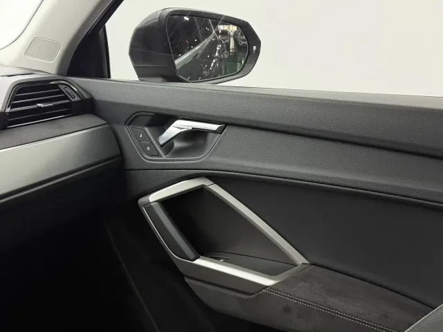 Audi Q3 — Фото автомобиля 9