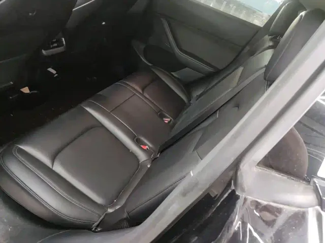 Tesla Model Y — Фото автомобиля 16