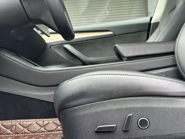 Tesla Model 3 — Фото автомобиля 13