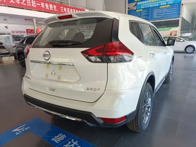 Nissan X-Trail — Фото автомобиля 9