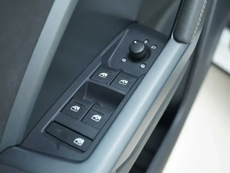 Audi Audi Q3 2024 35 TFSI Fashion Sport — Фото автомобиля 10