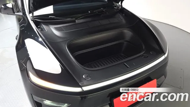 Tesla Model Y — Фото автомобиля 5