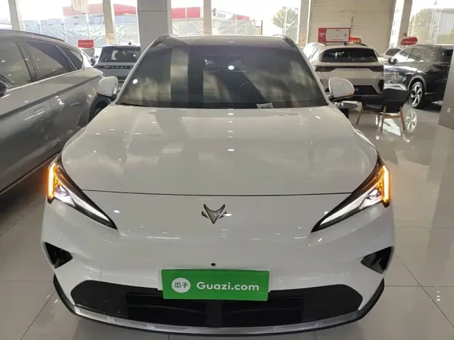 Arcfox Alpha T5 — Фото автомобиля 2