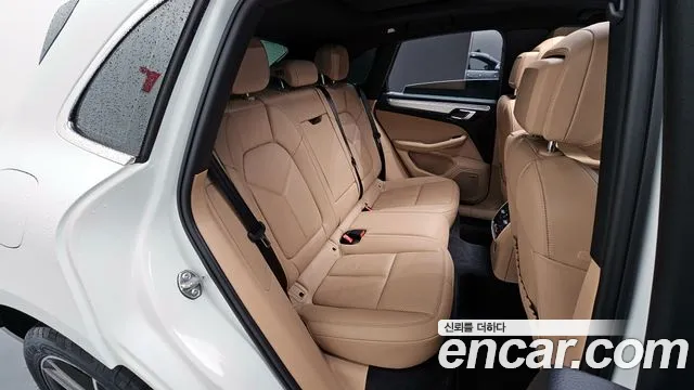 Porsche Macan — Фото автомобиля 12
