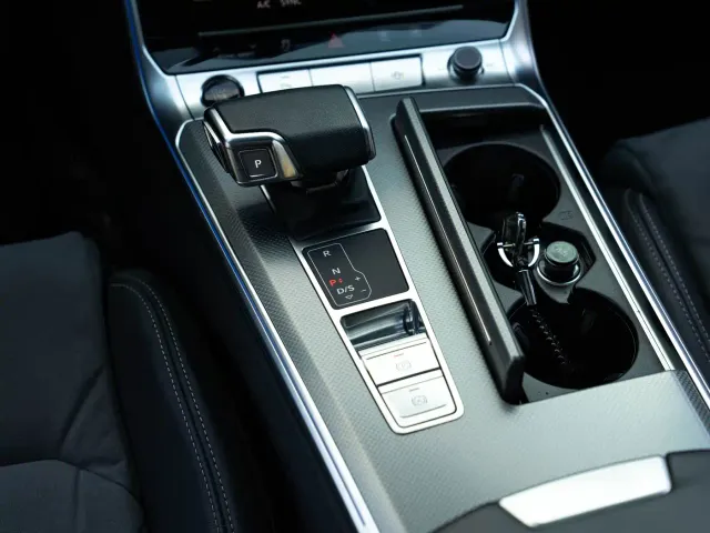 Audi A6L — Фото автомобиля 9