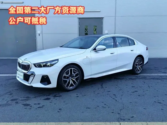 BMW i5 — Фото автомобиля 12