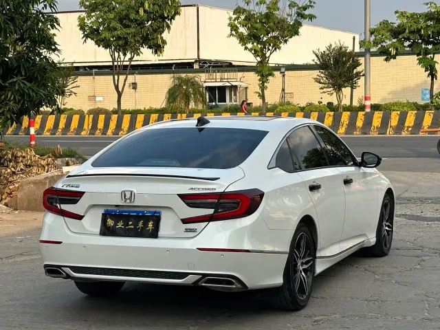 Honda Accord — Фото автомобиля 8