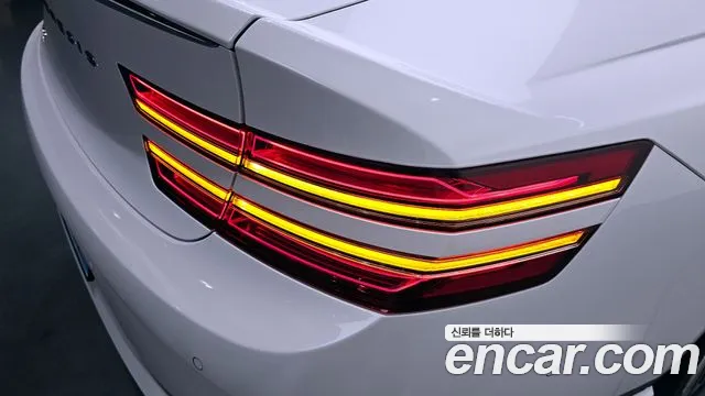 Genesis G80 Electrified G80 (RG3) — Фото автомобиля 19