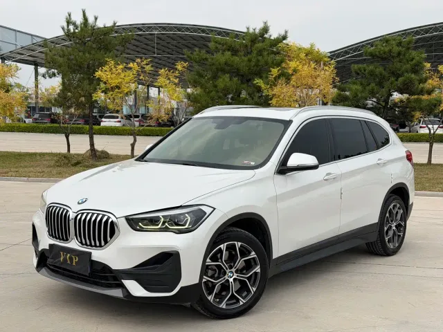 Фотография автомобиля — BMW X1