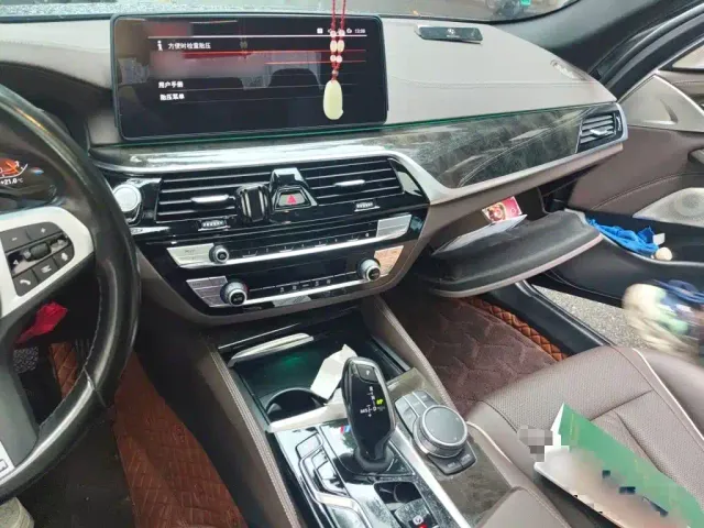 BMW 5 Series — Фото автомобиля 5