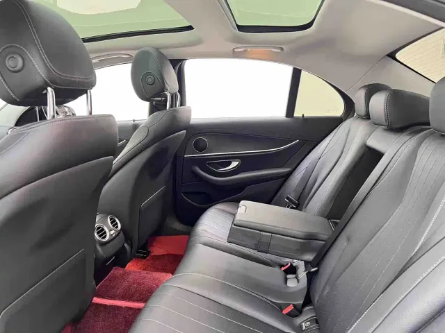 Mercedes-Benz E-Class — Фото автомобиля 11