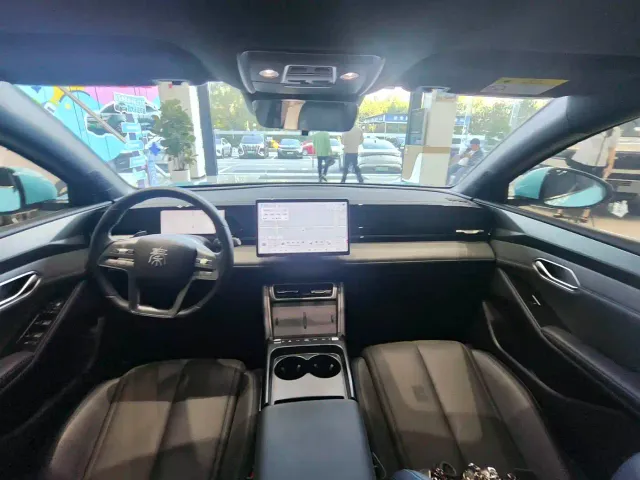 BYD Qin L — Фото автомобиля 14