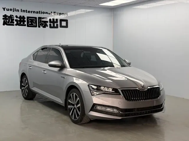 Skoda Superb — Фото автомобиля 3