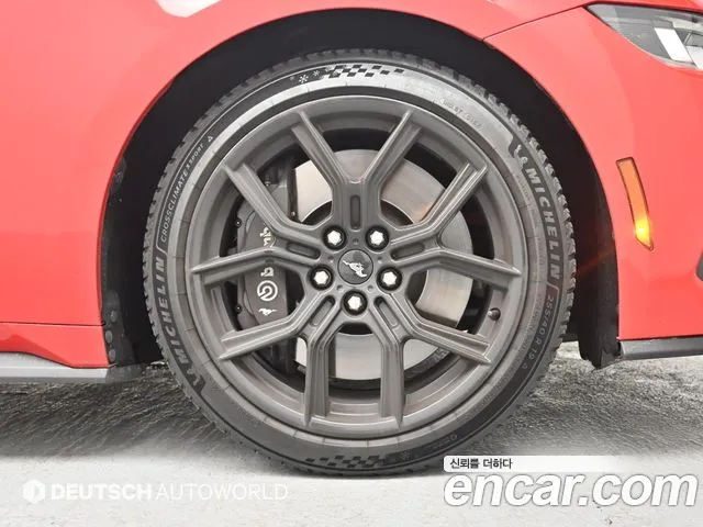 Ford Mustang Mustang 7 поколение 2.3 EcoBoost Premium Кабриолет — Фото автомобиля 5