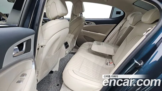 Genesis G70 New — Фото автомобиля 18