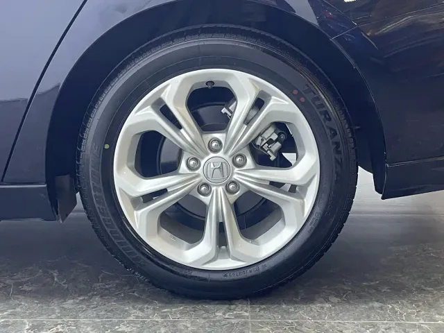 Honda Accord — Фото автомобиля 10