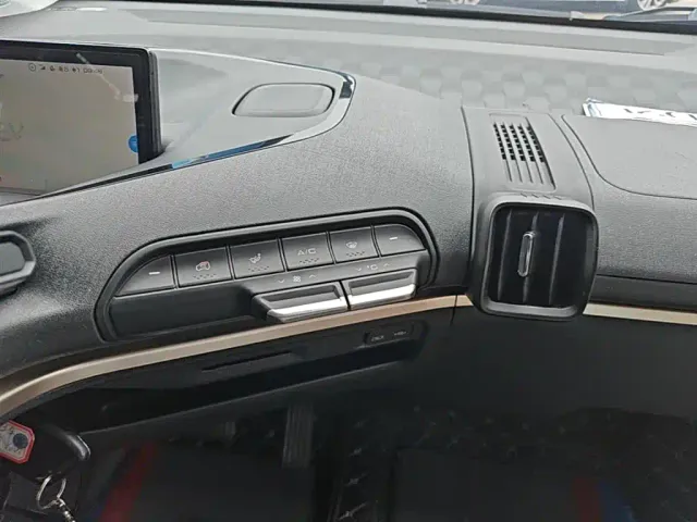 Baojun KiWi EV — Фото автомобиля 12