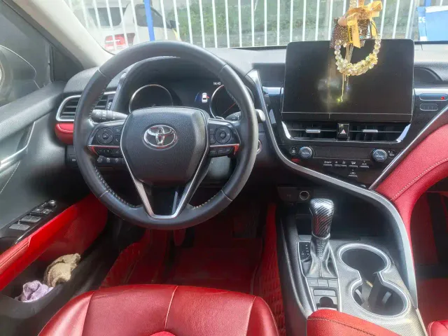 Toyota Camry — Фото автомобиля 10