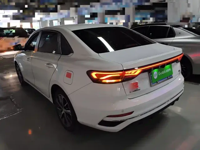 Geely Emgrand — Фото автомобиля 4