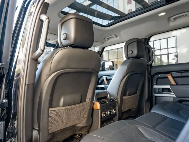 Land Rover Defender — Фото автомобиля 6