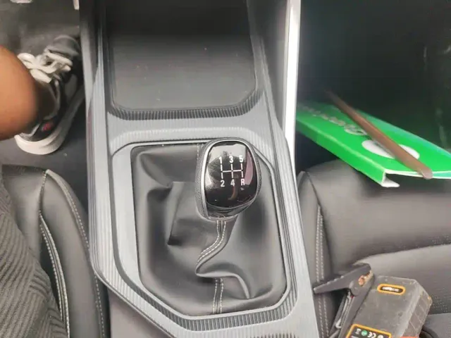 Geely Emgrand — Фото автомобиля 13