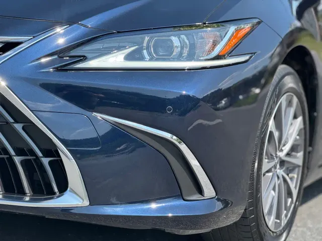 Lexus ES — Фото автомобиля 16